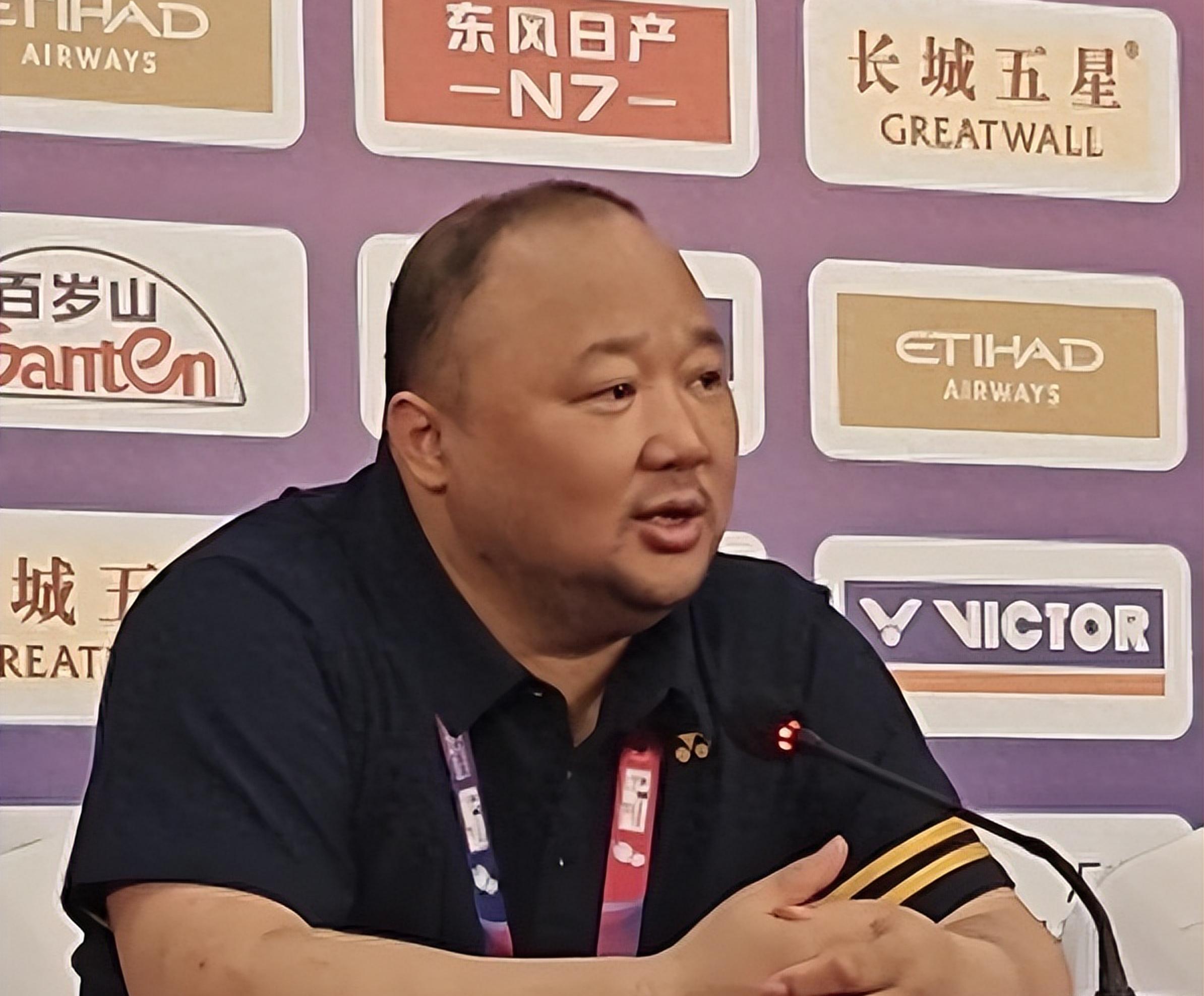 aoa体育教练-尼日利亚国家队主帅执意尝试新战术，球员适应中的简单介绍
