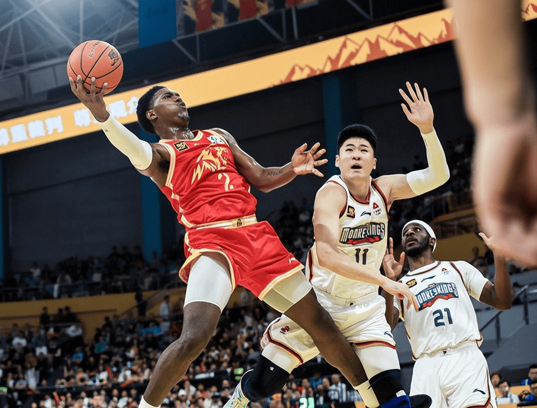 上海队客场胜浙江,取得积分优势 上海队客场胜浙江,取得积分优势