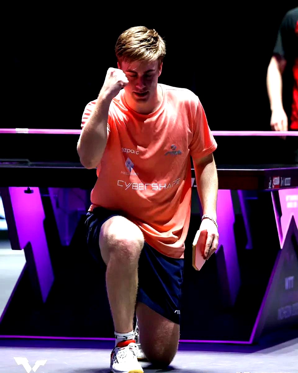 aoa体育课程-瑞典队在手球比赛中遭遇窘境