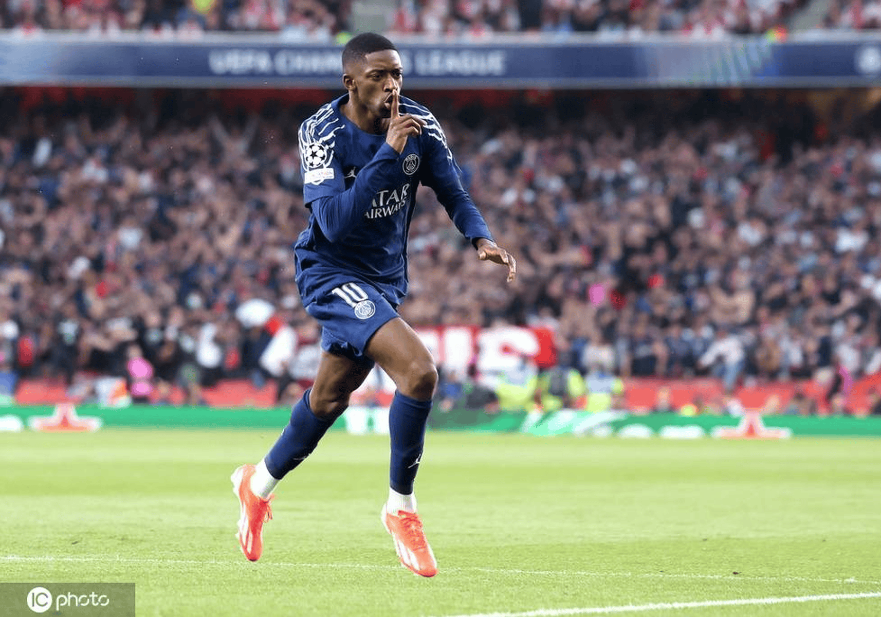 aoa体育直播-巴黎圣日耳曼凭借进球，取得胜利